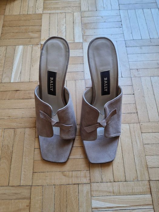 NOWE zamszowe klapki Bally