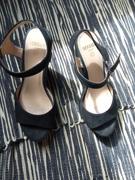 Sandália com salto seaside37