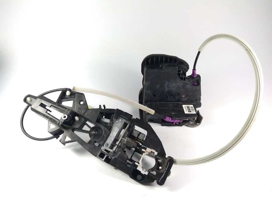 Chevrolet Camaro SS zamek drzwi prawych 2016-18