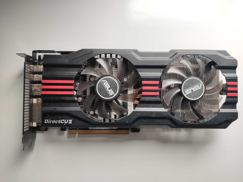 Placa Gráfica ASUS Radeon HD 7870 v2 DirectCU II 2GB GDDR5
