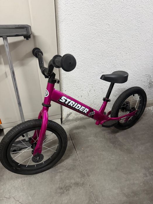 Bicicleta cor de rosa