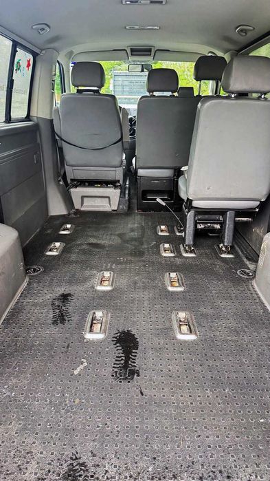 Volkswagen VW Caravelle T5 2.5 TDI 130 KM 9-osobowy 2 komplety opon