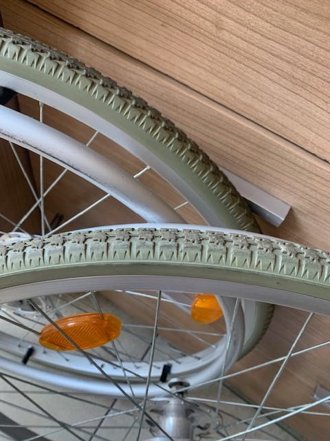 Koła obręcze do wózka inwalidzkiego BREZZY BasiX2 bębnowe z hamulcami