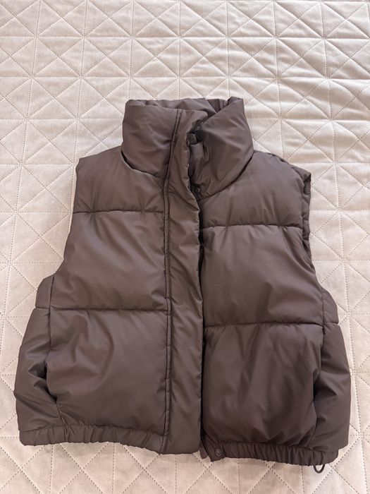 Продам укороченую жилетку zara xs размер