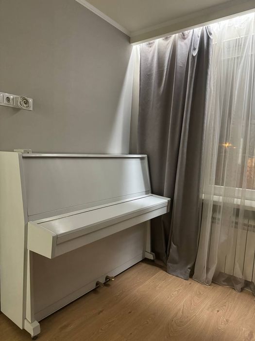 Піаніно "УКРАЇНА" (м. Харків)