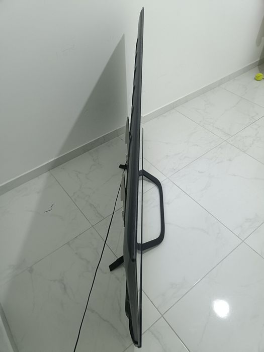 Tv hisense 65 polegadas / para peças