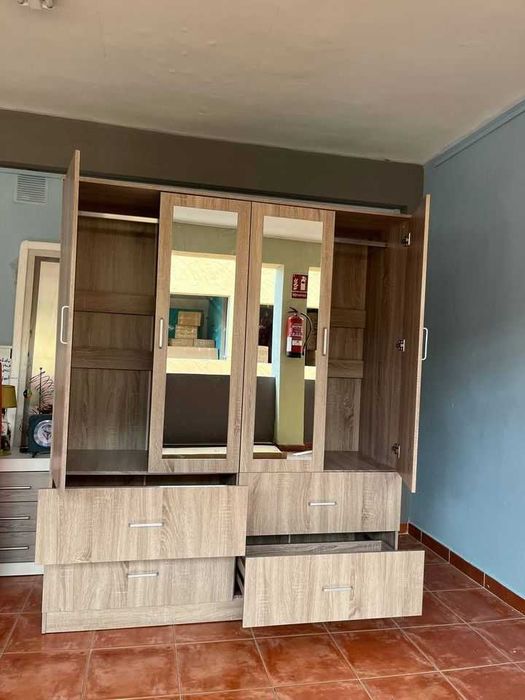 PREÇOS INCRIVEIS ROUPEIRO COM 4 PORTAS COM ESPELHO NOVO ENVIO GRATITO PAGA NA ENTREGA