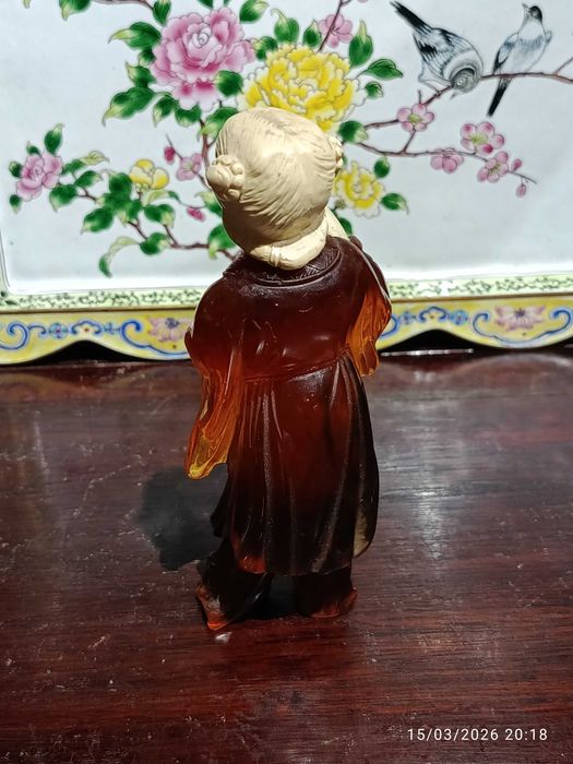 Escultura Chinesa Ambar Centenária 14,5 cm