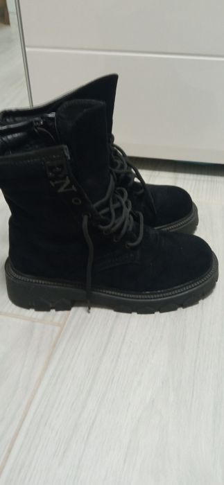 Продам зимние ботинки