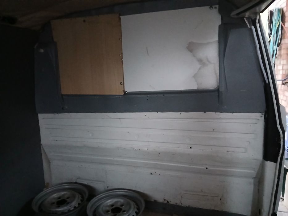 Бус VOLKSWAGEN TRANSPORTER 1.6 дизель в хорошому стані