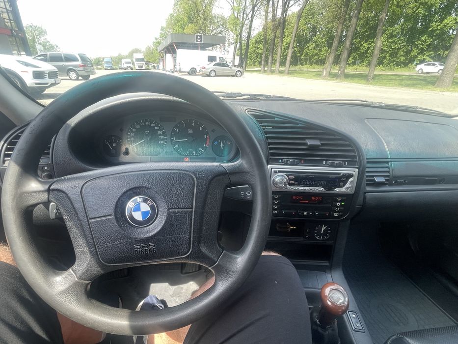 Продам BMW e36 1.8 бенз