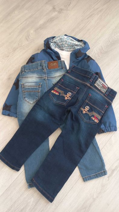 Komplet dla chłopca : wiatrówka , raglan  , jeansy