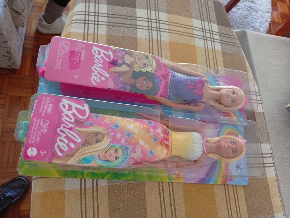Bonecas Barbie novas