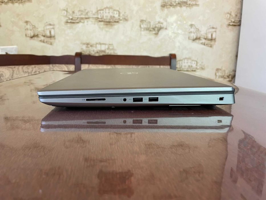 Ноутбук 17" FHD Dell Precision 7750 (i7-10750H/16/256Gb/RTX 4000)