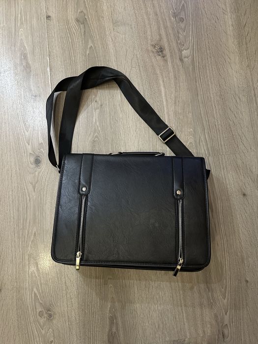 Нова шкіряна сумка  на плече