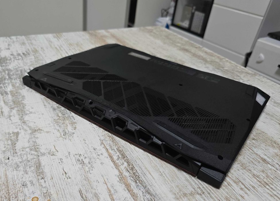 Acer Nitro 15.6 IPS (Core i5 9-Gen/Nvidia GTX 1050/16 DDR4/256GB+512GB