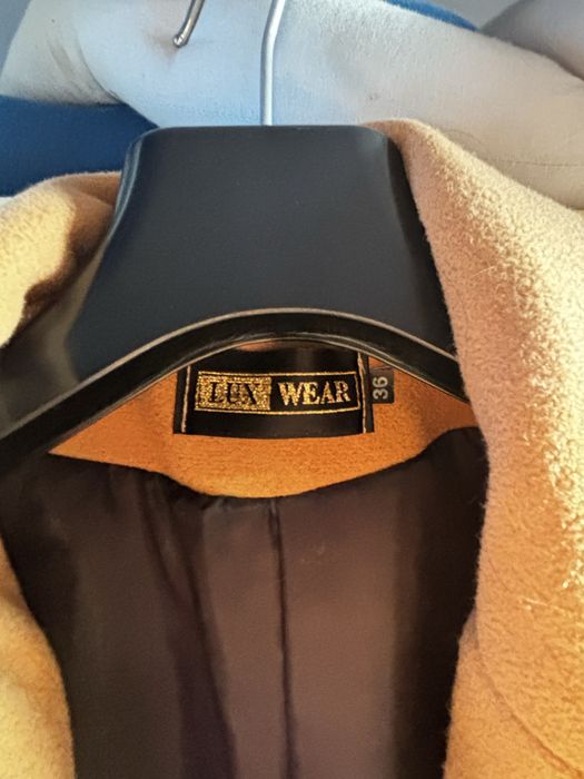 Płaszxz Lux Wear S camel dlugi