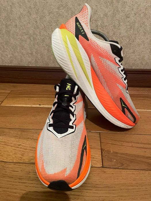 Hoka mach x 3 — преміальні бігові кросівки