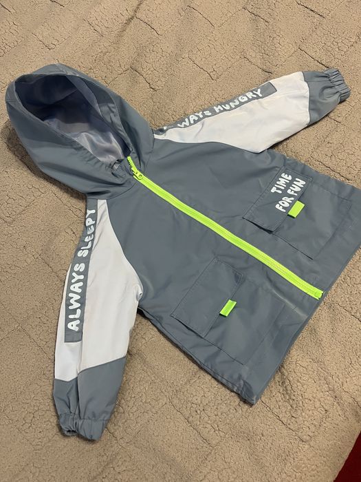 Тоненька куртка від Sinsay вітрозахисна 80 розмір