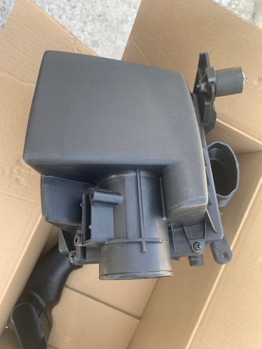 Корпус воздушного фильтра Ford Fiesta 1.6 USA