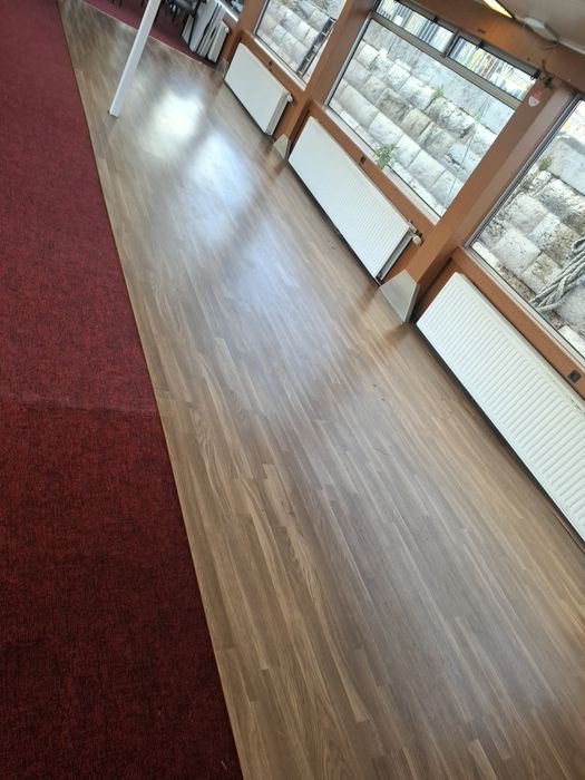 Chão flutuante cor carvalho, 62m2   3 meses  uso