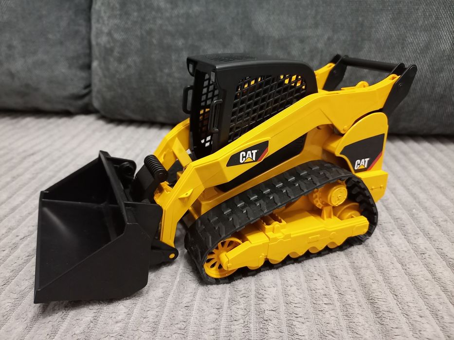Гусеничний міні-навантажувач CAT від Bruder
