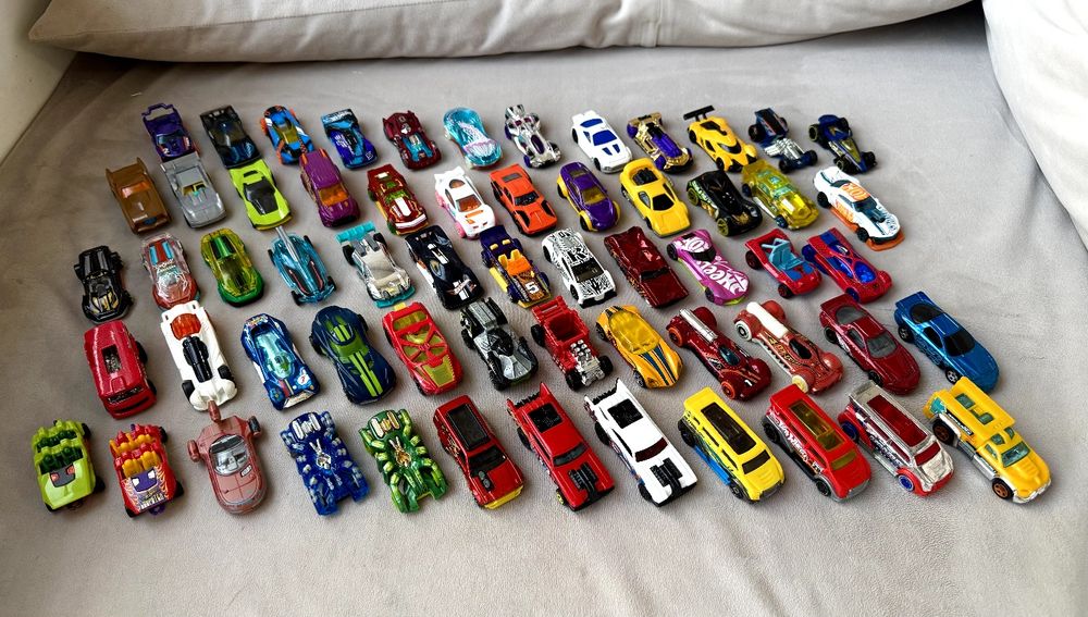 Hot Wheels розпродаж