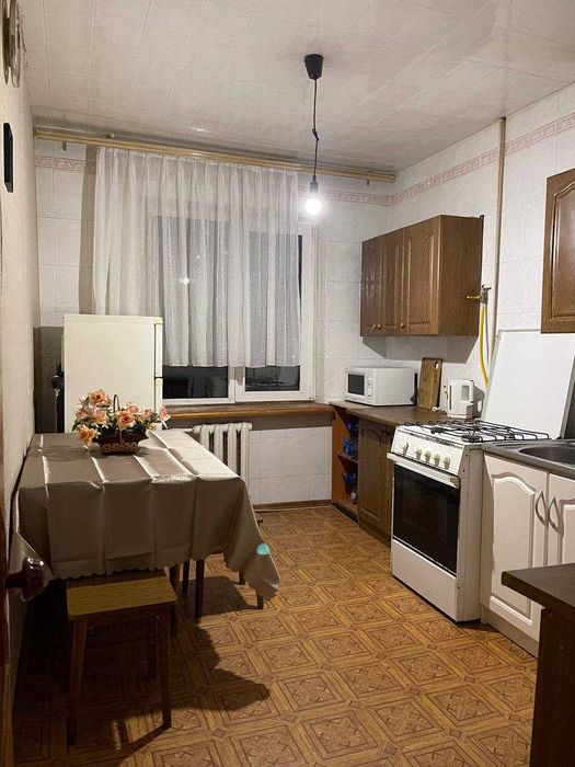 Продам квартиру  3 ком на глушко 34 этаж  8/9 новый лифт Двухстороняя