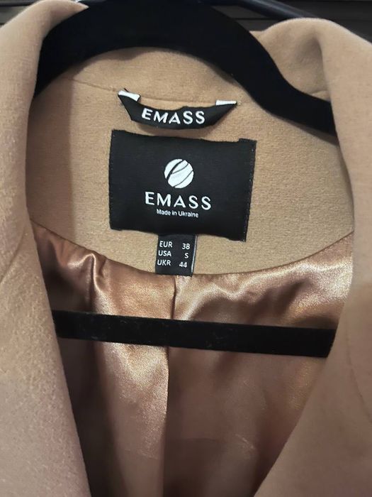 Продам стильне жіноче пальто EMASS