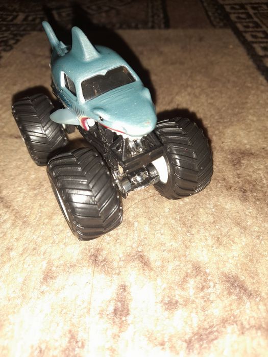 Monster Jam megalodon Hot wheels Машинка хот вилс монстер