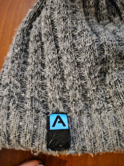 Czapka zimowa i komin dla chlopca 5-6lat stan bardzo dobry.