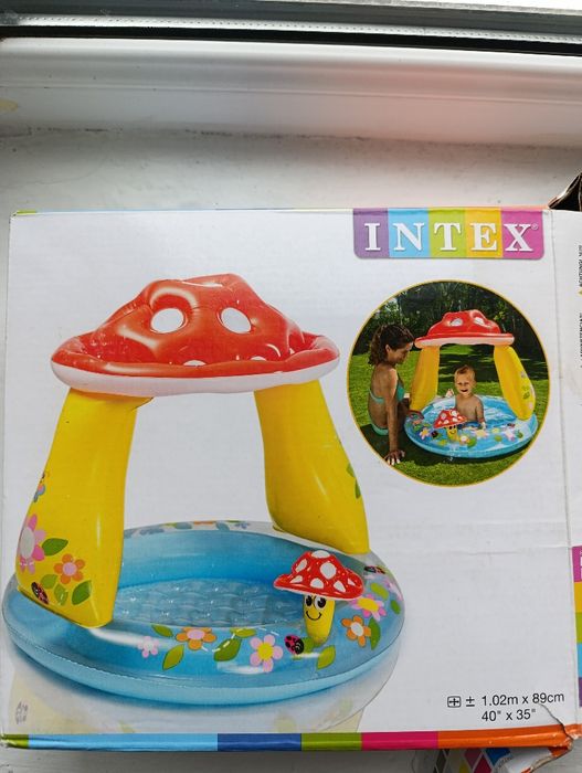 Детский бассейн с насосом