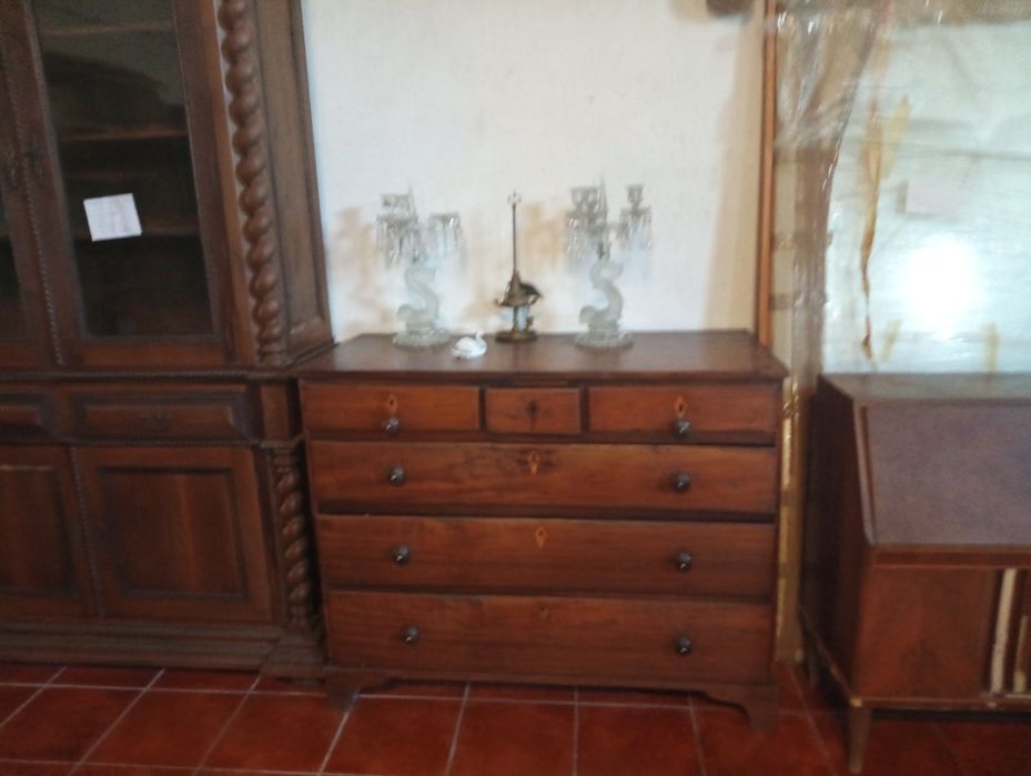 Recheio de loja de antiguidades