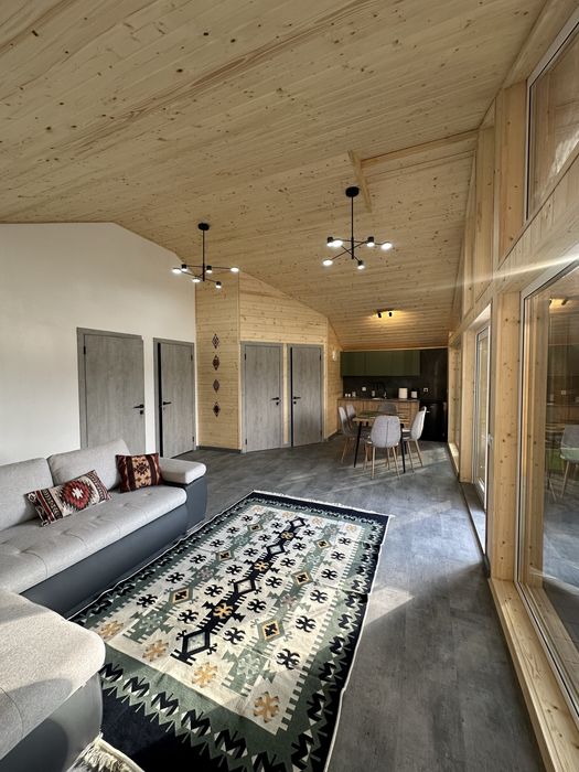 Продається готовий котедж в с.Яблуниця під бізнес або для життя