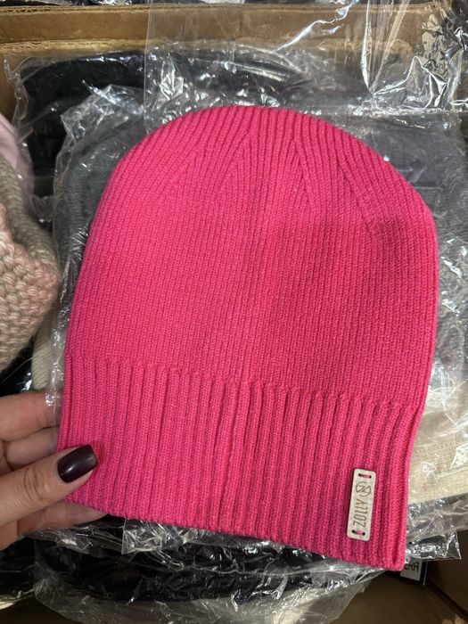 Весняно-осіння  жіноча шапочка