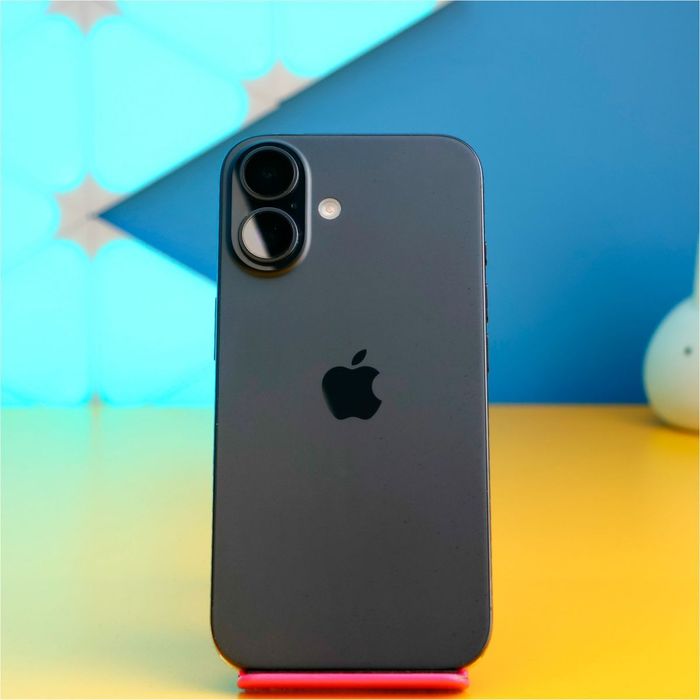 Смартфон Apple iPhone 16 (900235) Б/У З ГАРАНТІЄЮ