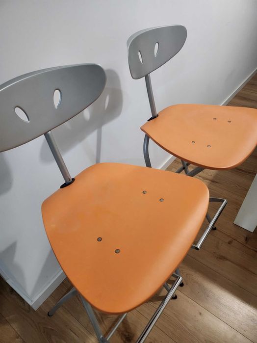 Cadeiras altas em ferro