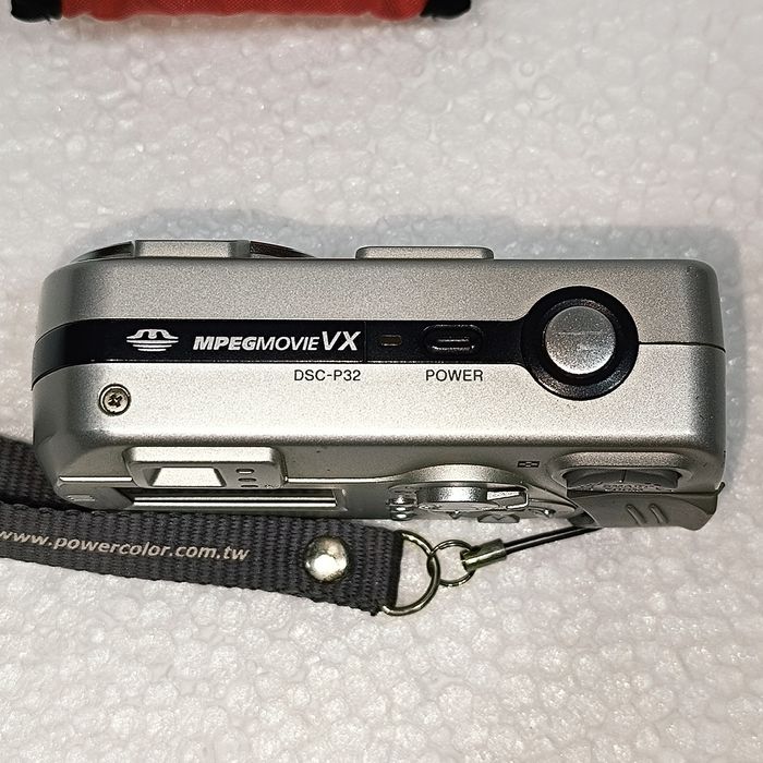 Câmara Digital Sony Cyber-shot DSC-P32 3.2MP Prateada Não Funcional