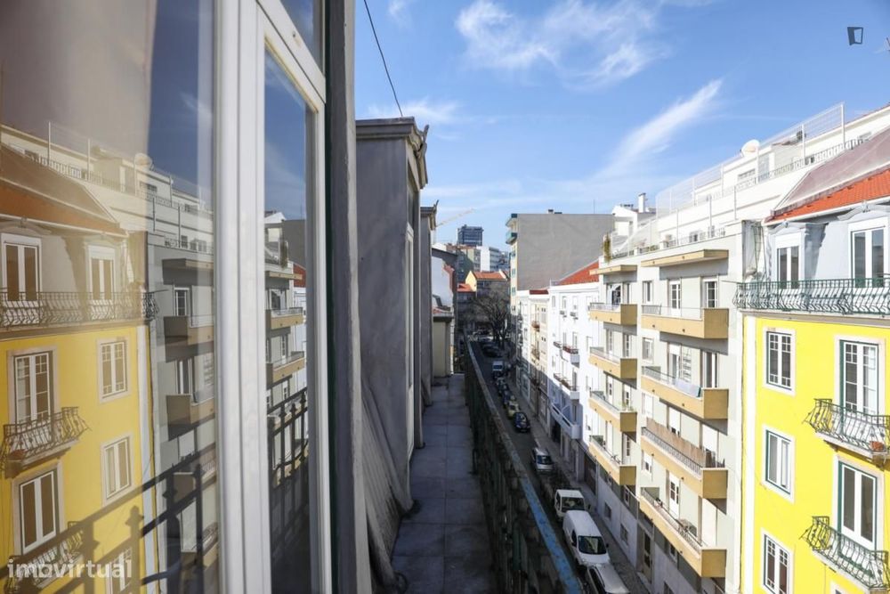 Quarto - localizado em Arroios Lisbon