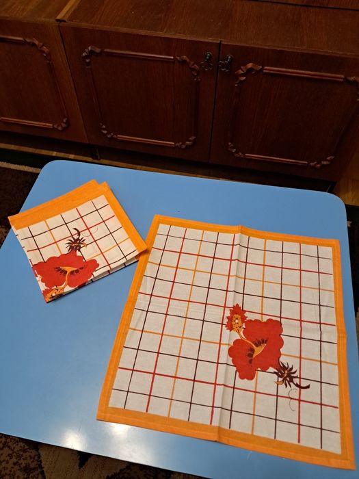 Набори текстильних серветок