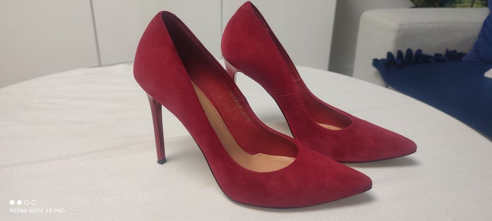 Sprzedam skórzane zamszowe szpilki firmy best but