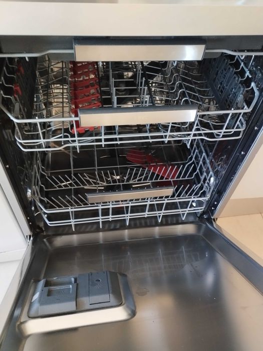 Máquina de lavar Loiça AEG AirDry ( modelo FFB63700PM)
