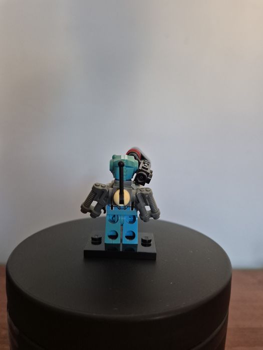 Dark Azure Robot Sidekick Galaxy Squad figurka lego