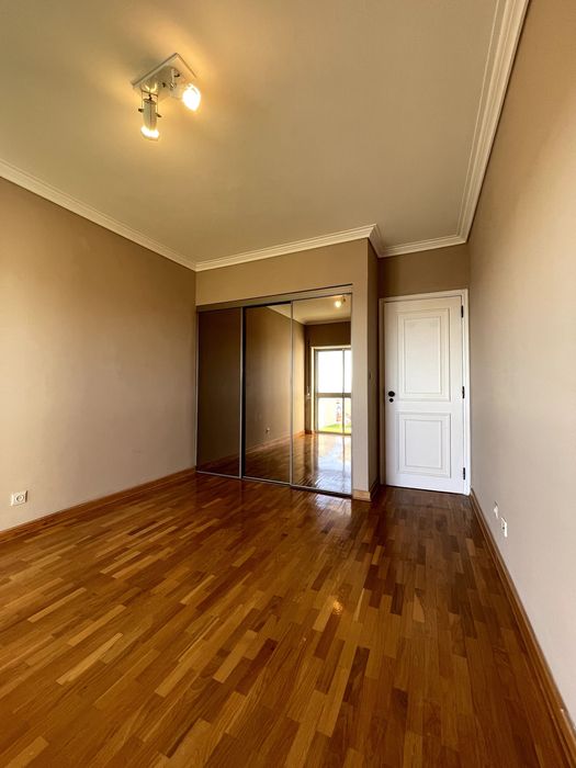 T3 p/ arrendar – São João do Estoril (Torre da Galiza) – Vista Mar