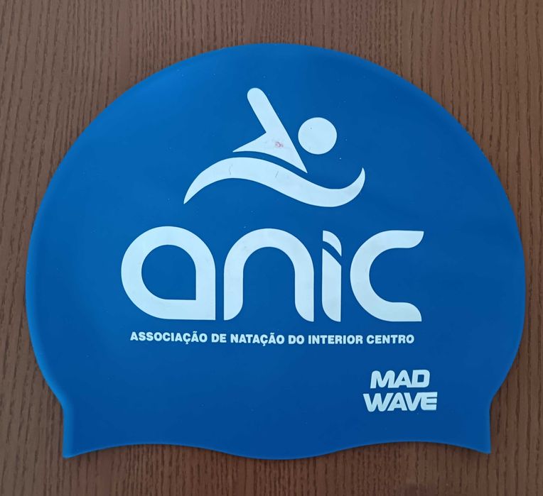 Touca de natação, de silicone, ANIC, em estado novo, só usada uma vez, no dia da prova. Várias côres à escolha ( veja as fotos )