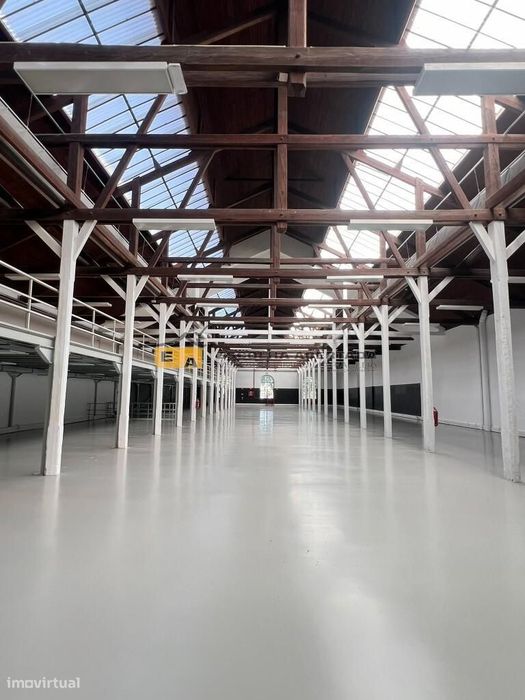Armazém em centro Empresarial Paranhos