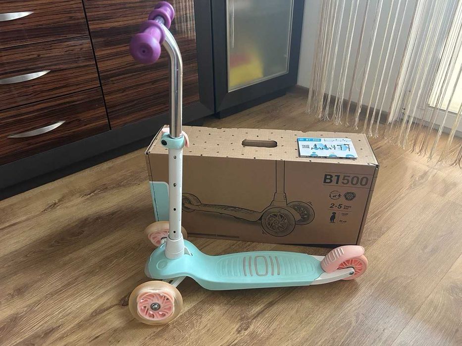 Hulajnoga trójkołowa Oxelo B1500