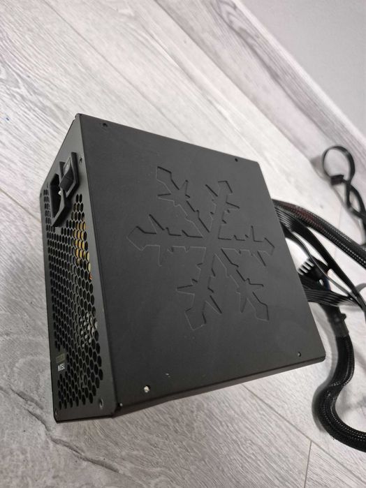 якісний блок живлення 750W Fractal Design INTEGRA Bronze. Тихий. Trade-IN
