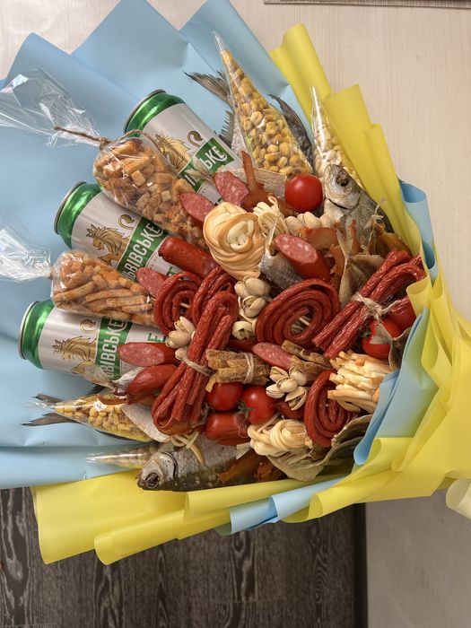 Солодкі подарунки, Букети з ковбаси, Букети чоловічі, мясні букети, Смачні букети Вінниці, букет з раків, букет мужу