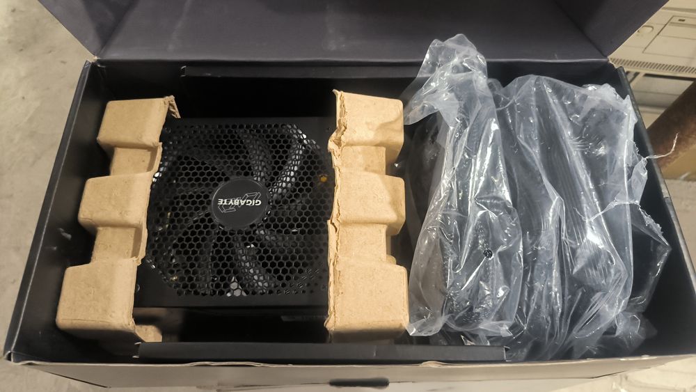 Блок живлення Gigabyte 750 850 1000 1600 Вт